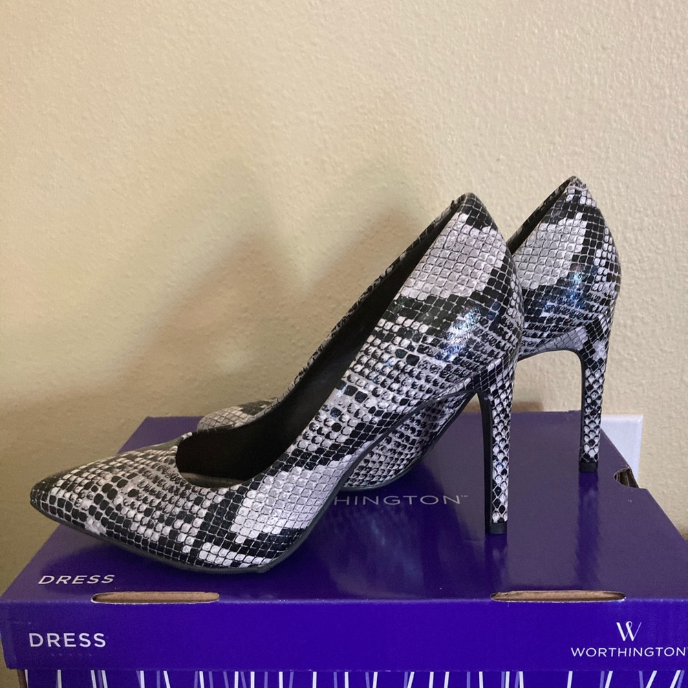 ****NEW Worthington Dress Shoes